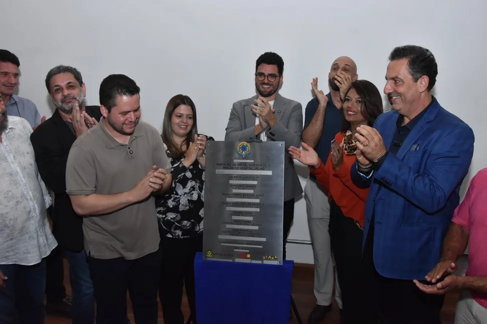 Cerimônia de abertura do auditório contou com o prefeito Gilvan, autoridades do Iphan, vereadores, secretários e moradores da vila inglesa